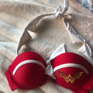 Hot Topic Wonder Woman bikini top swimsuit